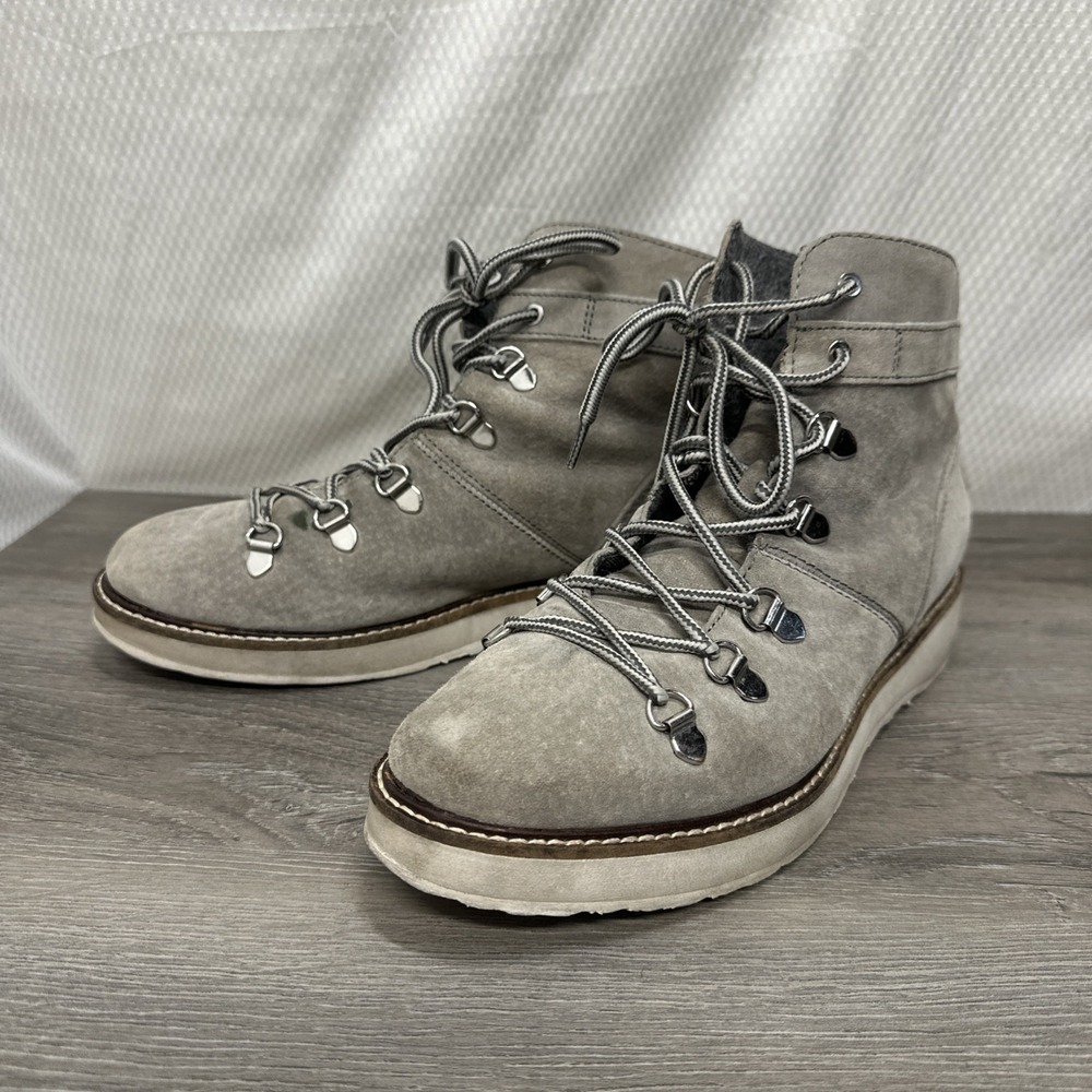Roxy Womans Leather Boots. Size 8.5 Alpine Collection Grey Lightweight Boots
